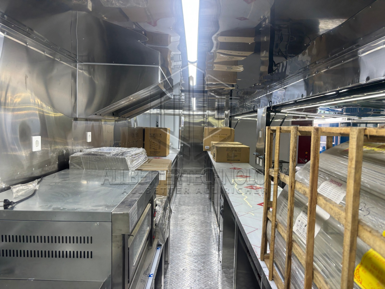 Mobile Food Truck | Full Kitchen Equipment | Ventilation Hood System